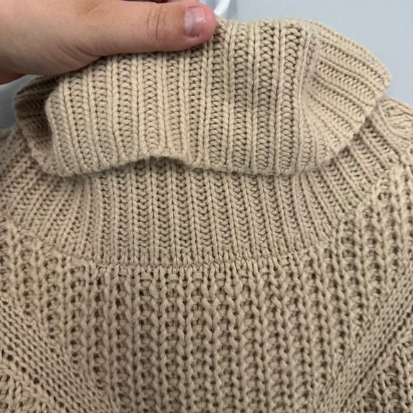 moon & madison Classic Cable Knit Turtleneck Sweater Women's Size Large Beige - Picture 5 of 10